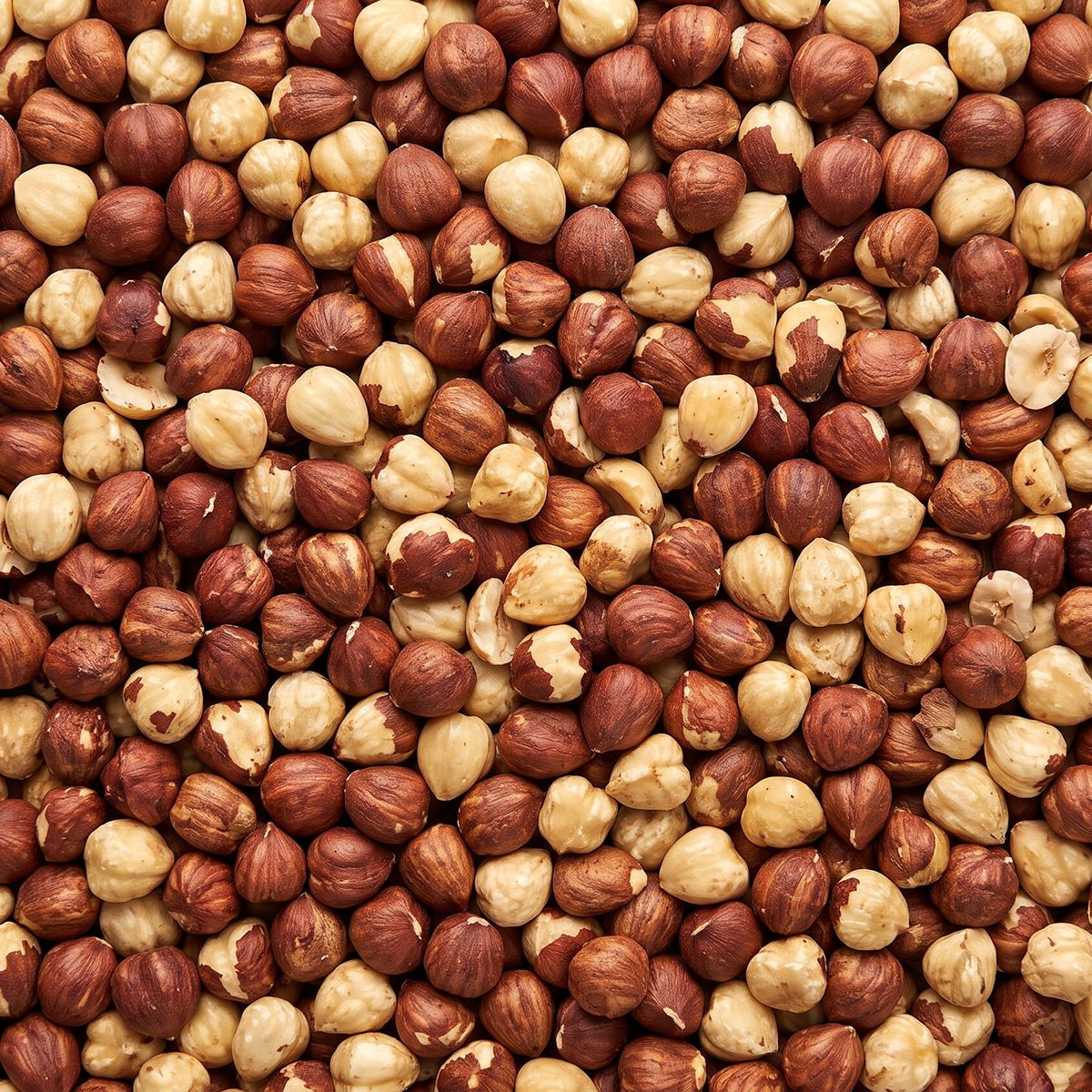 Textura de la avellana europea tostada, granos enteros vistos desde arriba